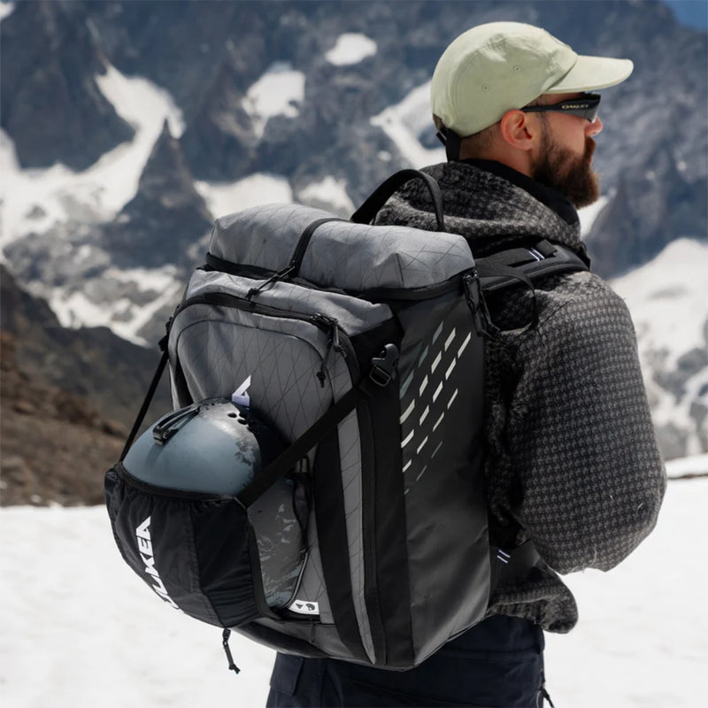 Load image into Gallery viewer, Kulkea Thermal Kart Heated Boot Backpack
