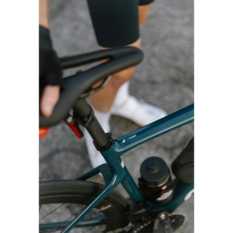 Load image into Gallery viewer, Cervelo Caledonia 105 Di2 Road Bike 2026
