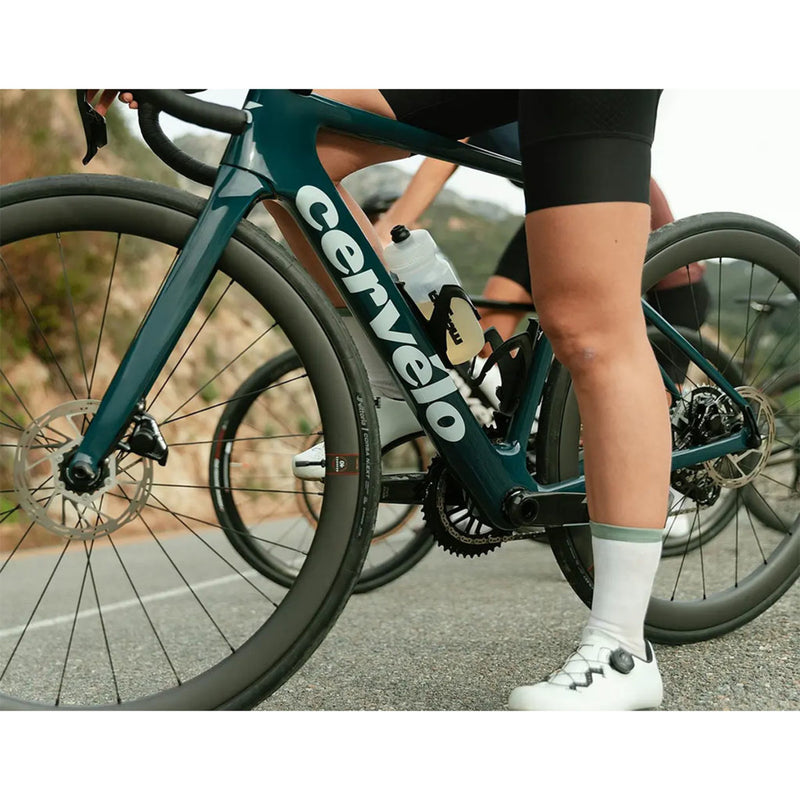 Load image into Gallery viewer, Cervelo Caledonia 105 Road Bike 2026

