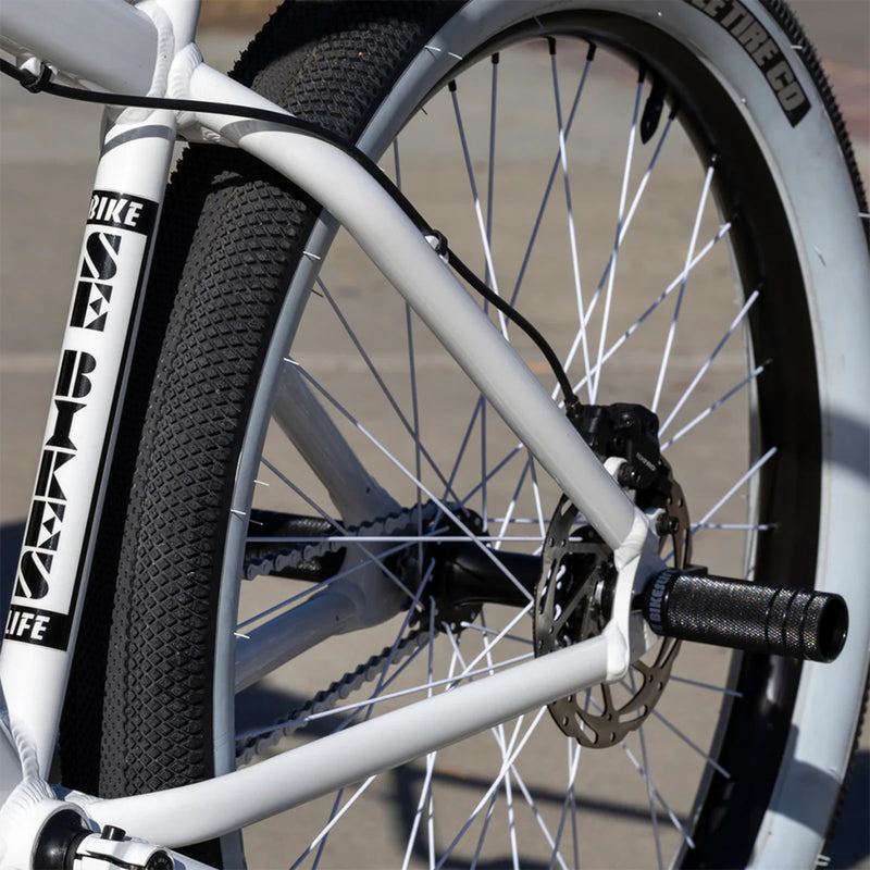 Load image into Gallery viewer, SE Maniacc Flyer 27.5"+ BMX Bike 2026
