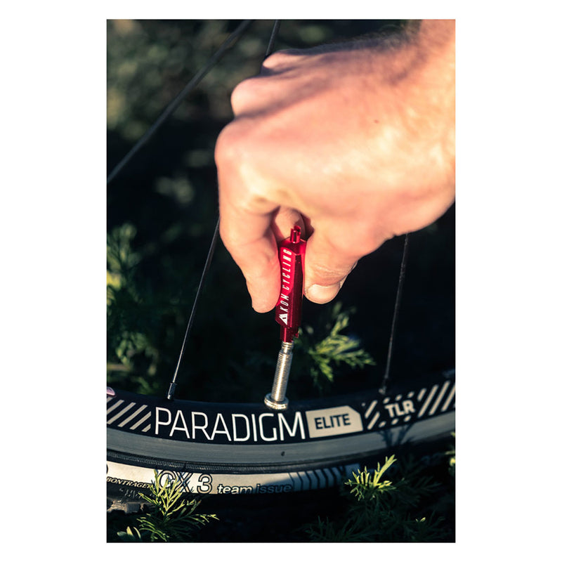 Load image into Gallery viewer, KOM Cycling Tubeless Tire Lever/Valve Core Tool Set
